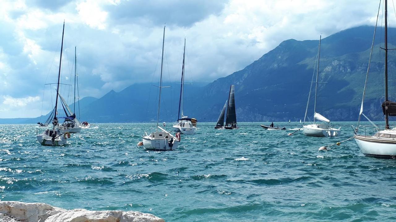 Appartamenti Casa Nina, Lago,Montagne, Uliveti Brenzone sul Garda Eksteriør billede