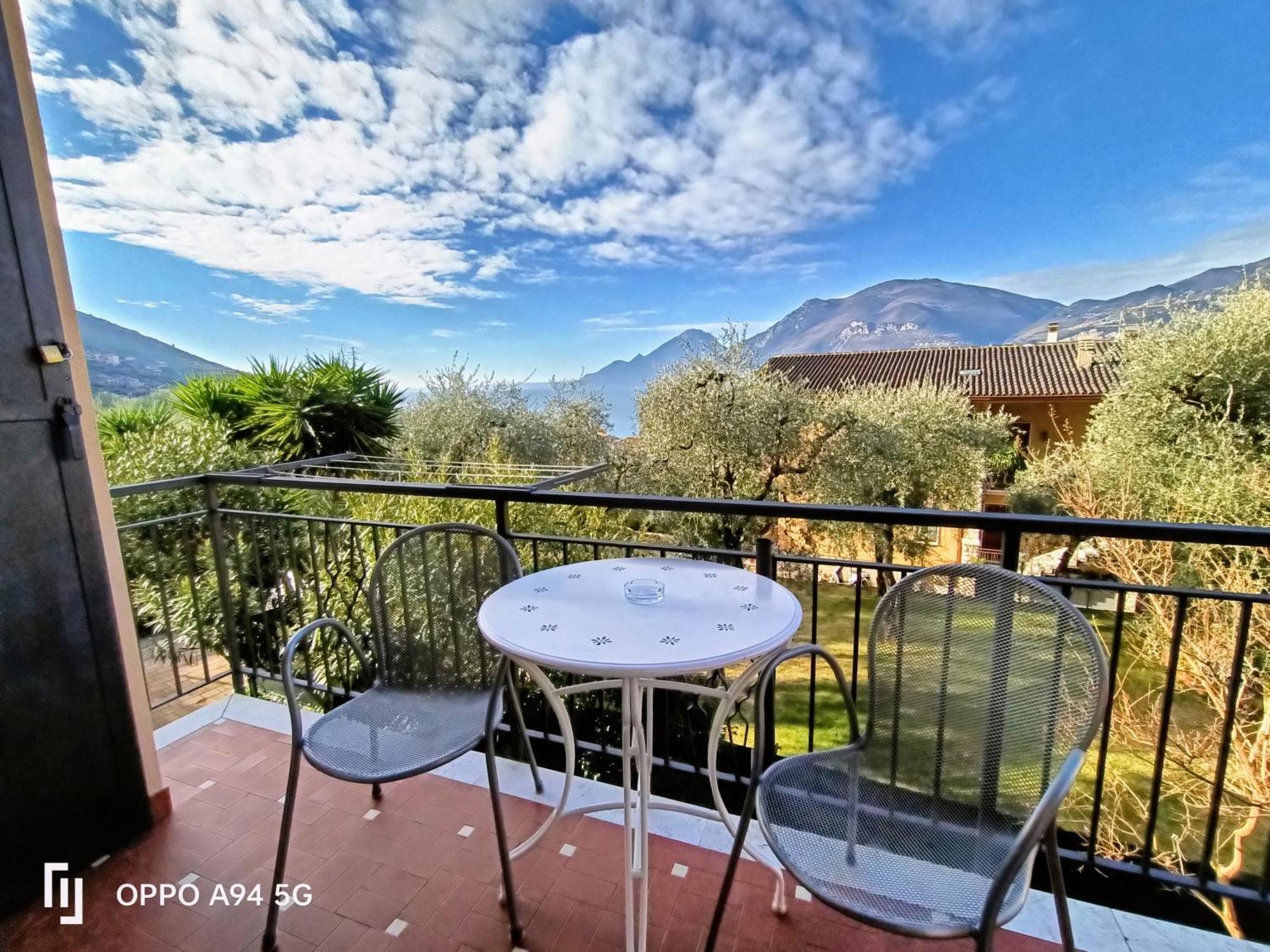Appartamenti Casa Nina, Lago,Montagne, Uliveti Brenzone sul Garda Eksteriør billede