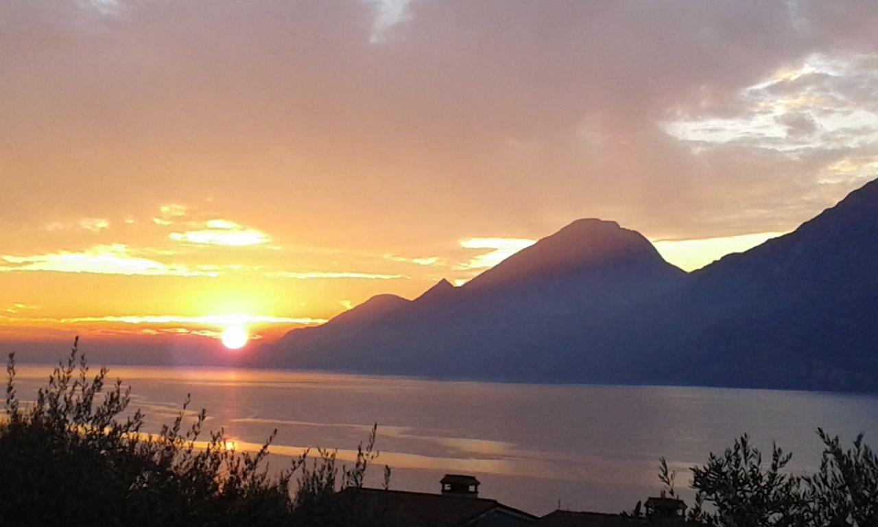 Appartamenti Casa Nina, Lago,Montagne, Uliveti Brenzone sul Garda Eksteriør billede