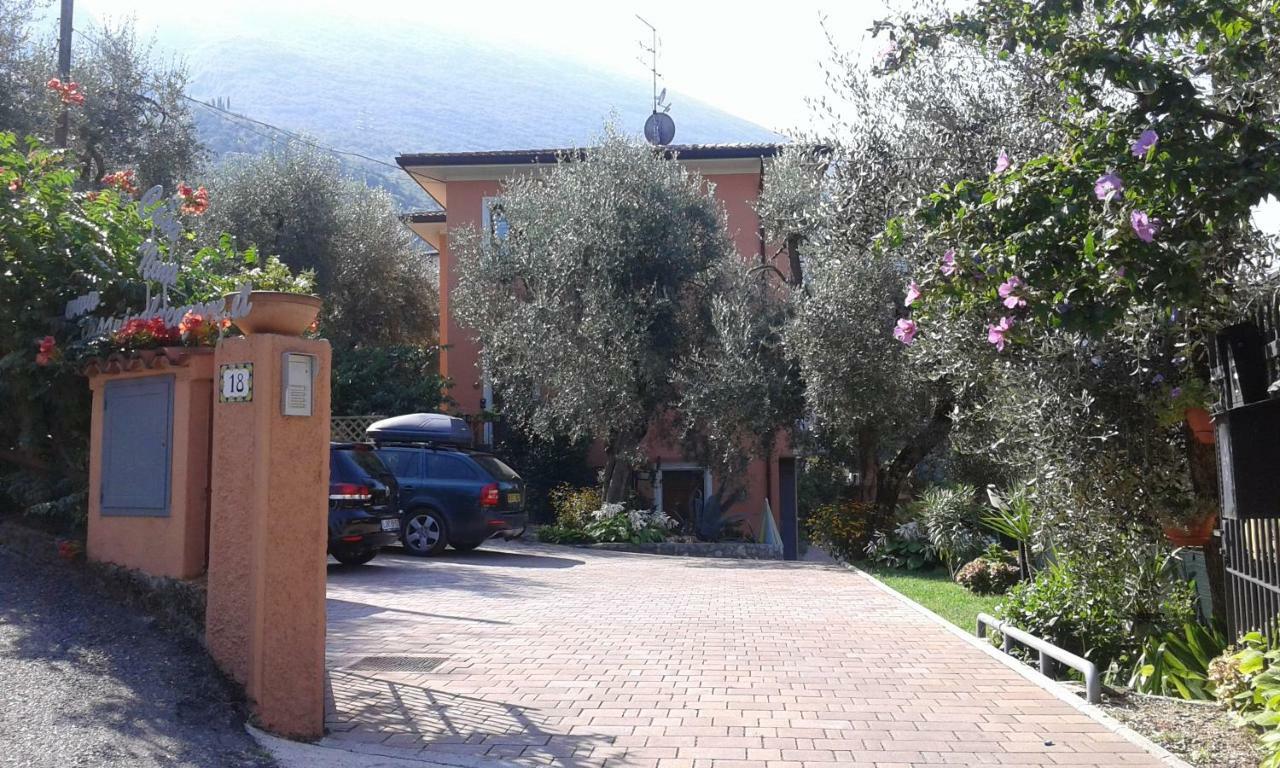 Appartamenti Casa Nina, Lago,Montagne, Uliveti Brenzone sul Garda Eksteriør billede